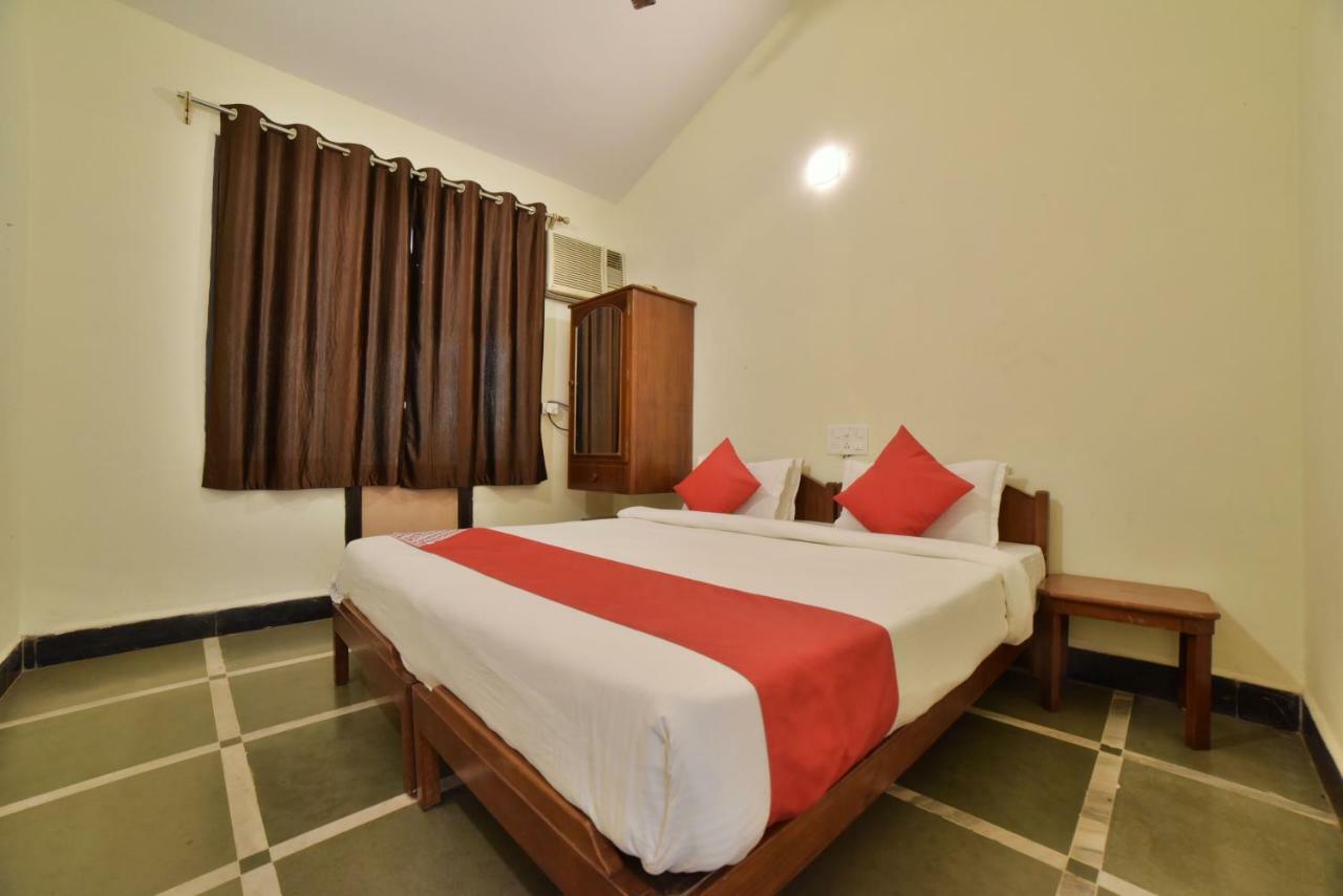 Big Daddy'S Inn Candolim Exterior foto